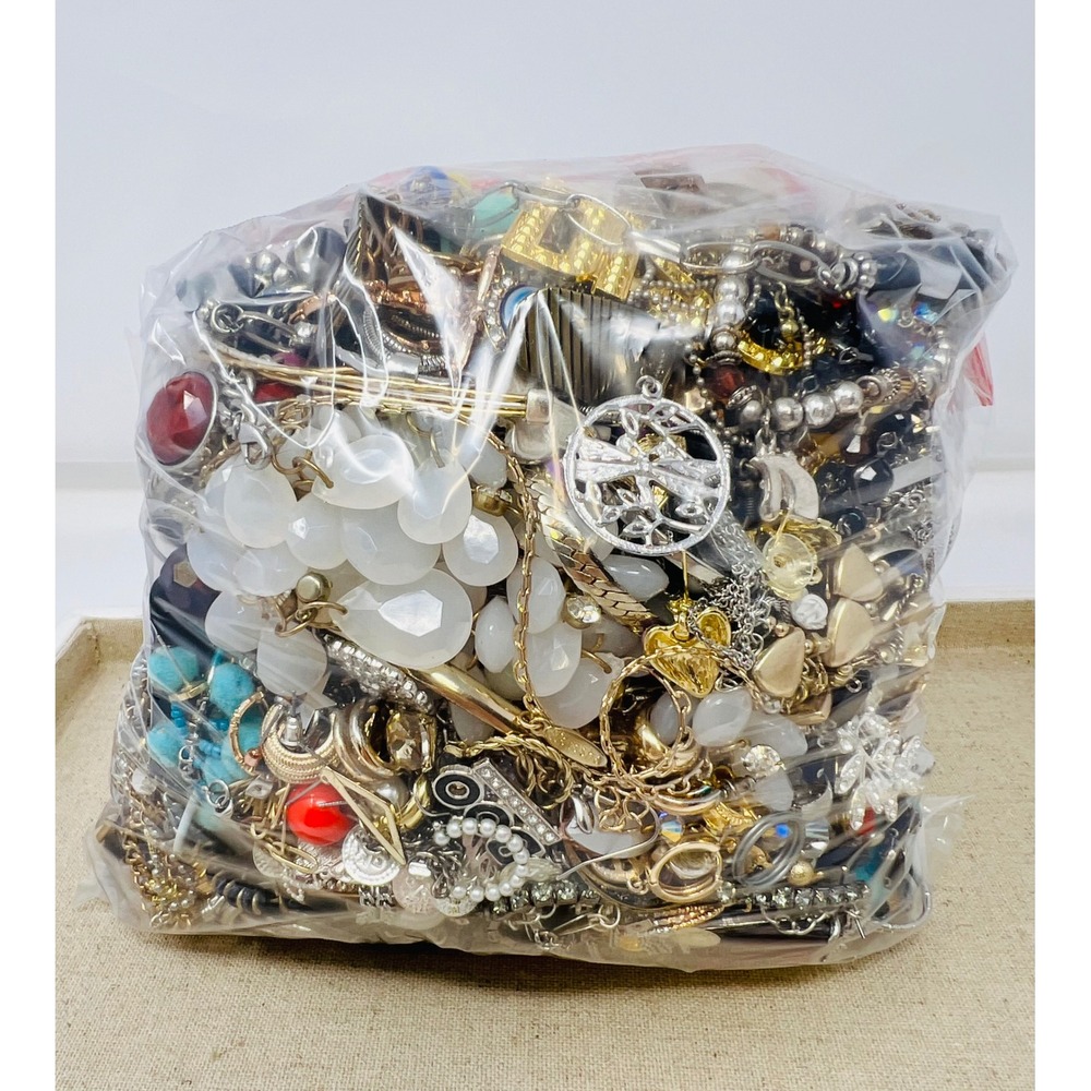Vintage & Modern Gold & Silver Tone Mixed Metal Scrap/Wearable Jewelry Lot 9lbs